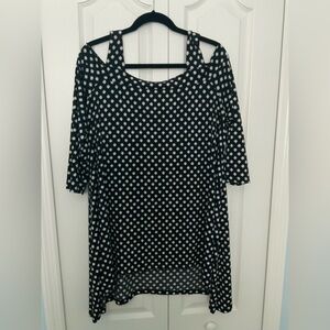 NWOT Chico's Black and White Dot Cold Shoulder Tunic